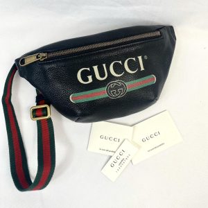 100% authentic Gucci black leather bumbag / waistbag with logo print