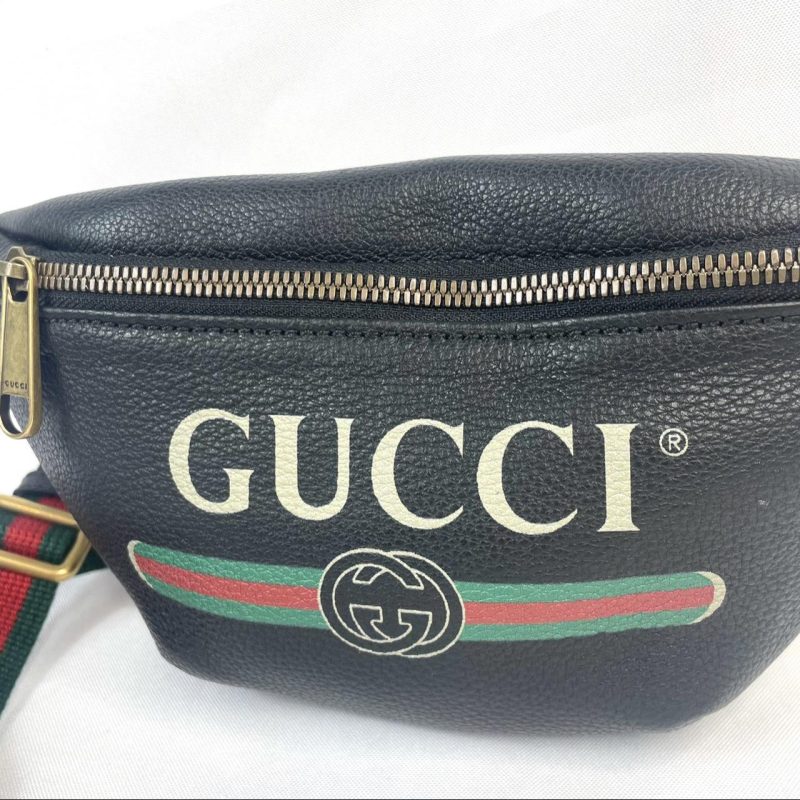 100% authentic Gucci black leather bumbag / waistbag with logo print - Image 2